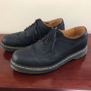 DR. MARTENS 3989 YELLOW STITCH SMOOTH LEATHER BROGUE SHOES